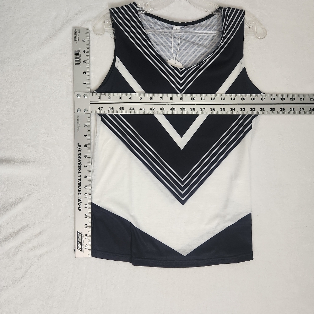 Blue and White Scoop Neck Sleeveless Tank Top - NWT - Picture 8 of 9